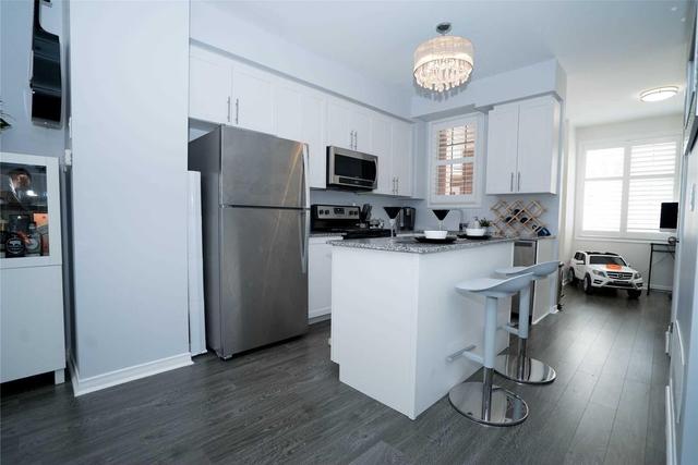 Unit 19 - 27 Island Rd, Townhouse with 3 bedrooms, 2 bathrooms and 1 parking in Toronto ON | Image 1