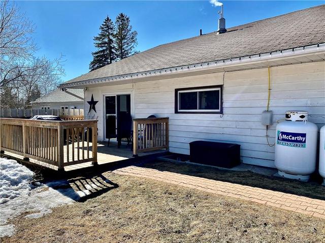 8648 Highway 60 Highway, House detached with 2 bedrooms, 1 bathrooms and 4 parking in North Algona Wilberforce ON | Image 12