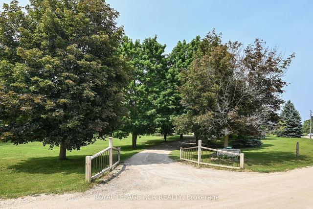348557 15 Sideroad, House detached with 4 bedrooms, 2 bathrooms and 12 parking in Mono ON | Image 12