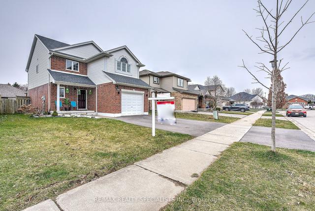 2260 Thornicroft Cres, House detached with 3 bedrooms, 4 bathrooms and 3 parking in London ON | Image 12