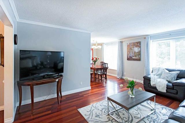 5247 Broughton Cres N, House detached with 3 bedrooms, 2 bathrooms and 3 parking in Burlington ON | Image 3