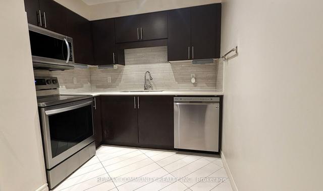 702 - 18 Harding Blvd, Condo with 2 bedrooms, 2 bathrooms and 1 parking in Richmond Hill ON | Image 8