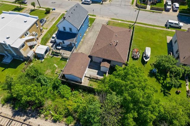 330 Deere St, House detached with 3 bedrooms, 2 bathrooms and 10 parking in Welland ON | Image 19