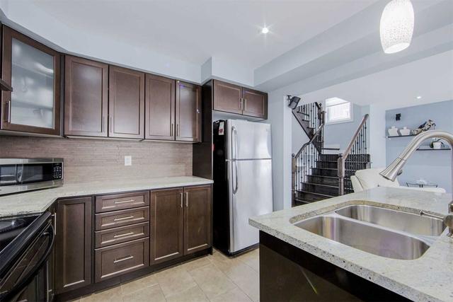 79 Sequin Dr, House attached with 3 bedrooms, 4 bathrooms and 3 parking in Richmond Hill ON | Image 5