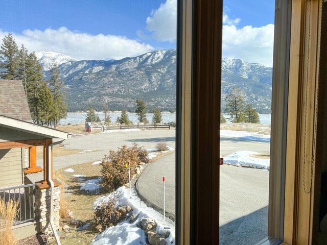 32 - 6800 Columbia Lake Road, House attached with 2 bedrooms, 3 bathrooms and 3 parking in East Kootenay F BC | Image 3