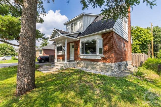 2489 Clementine Boulevard, House detached with 3 bedrooms, 3 bathrooms and 5 parking in Ottawa ON | Image 2
