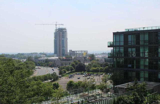 1101 - 219 Fort York St, Condo with 1 bedrooms, 1 bathrooms and 1 parking in Toronto ON | Image 2