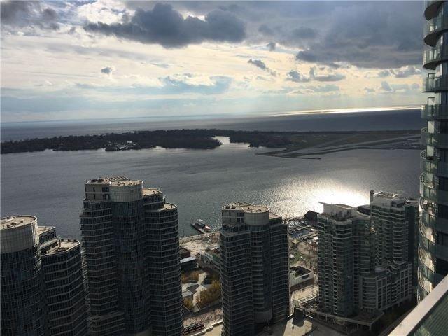 5503 - 14 York St, Condo with 3 bedrooms, 2 bathrooms and 1 parking in Toronto ON | Image 2