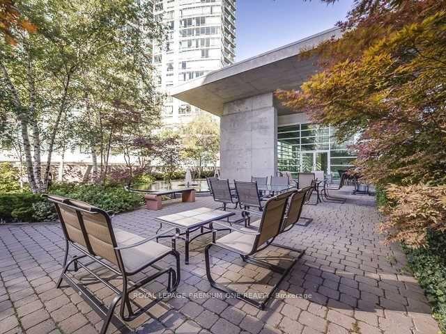 3903 - 81 Navy Wharf Crt, Condo with 2 bedrooms, 3 bathrooms and 1 parking in Toronto ON | Image 11