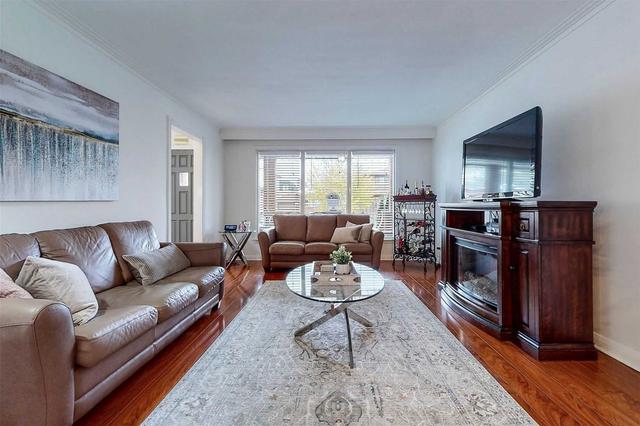 369 Hillmount Ave, House detached with 4 bedrooms, 3 bathrooms and 6 parking in Toronto ON | Image 23