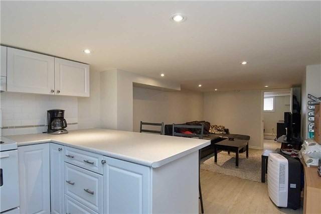 122 Lambton Ave, House detached with 2 bedrooms, 2 bathrooms and 2 parking in Toronto ON | Image 7