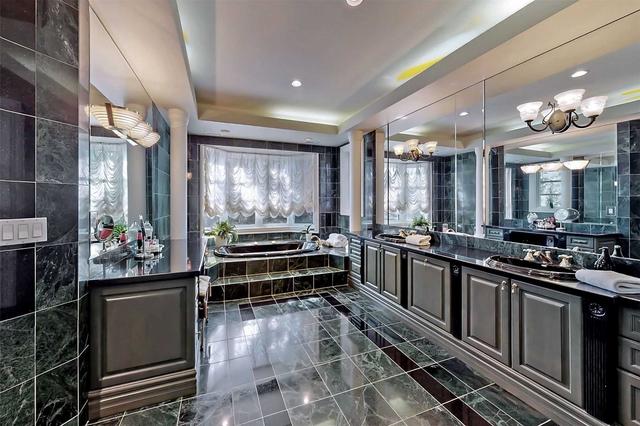 41 Honey Locust Crt, House detached with 5 bedrooms, 8 bathrooms and 24 parking in Vaughan ON | Image 21