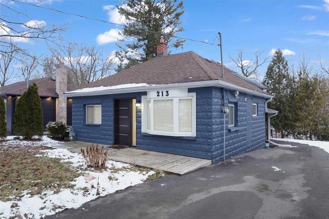 213 Main St N, House detached with 3 bedrooms, 2 bathrooms and 4 parking in Newmarket ON | Card Image