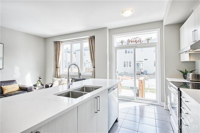 66 Damselfish Walk, Townhouse with 3 bedrooms, 3 bathrooms and 3 parking in Ottawa ON | Image 16