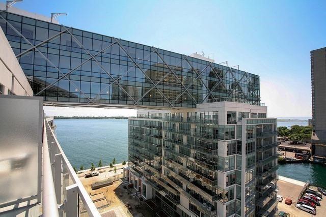 501 - 29 Queens Quay E, Condo with 2 bedrooms, 2 bathrooms and 1 parking in Toronto ON | Image 2