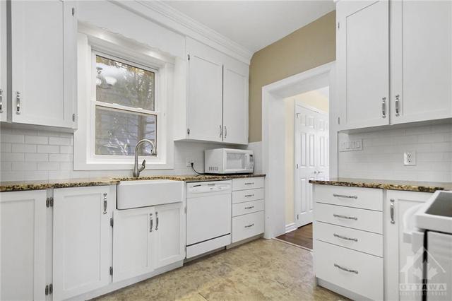 445 Hartleigh Avenue, House detached with 3 bedrooms, 2 bathrooms and 3 parking in Ottawa ON | Image 14