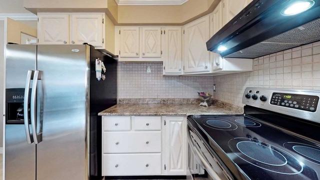 11 Wagner Dr, House detached with 3 bedrooms, 2 bathrooms and 3 parking in Toronto ON | Image 5