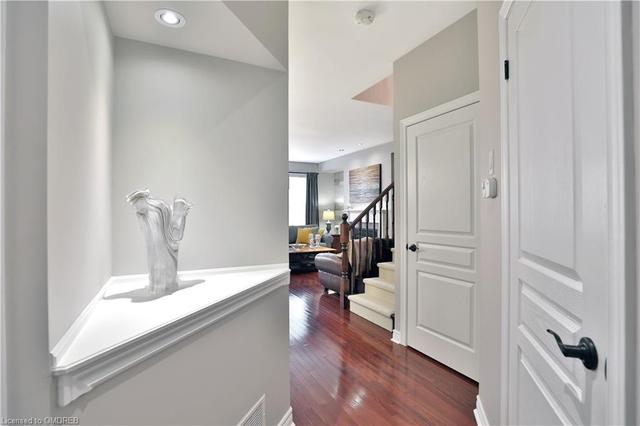 2280 Highcroft Road, House semidetached with 3 bedrooms, 2 bathrooms and null parking in Oakville ON | Image 7