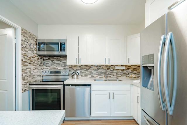 405 - 1580 Mississauga Valley Blvd, Condo with 3 bedrooms, 2 bathrooms and 2 parking in Mississauga ON | Image 2