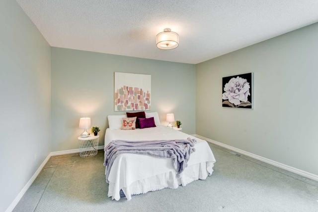 400 Woodbriar Circle Sw, House detached with 3 bedrooms, 2 bathrooms and 444 parking in Calgary AB | Image 23
