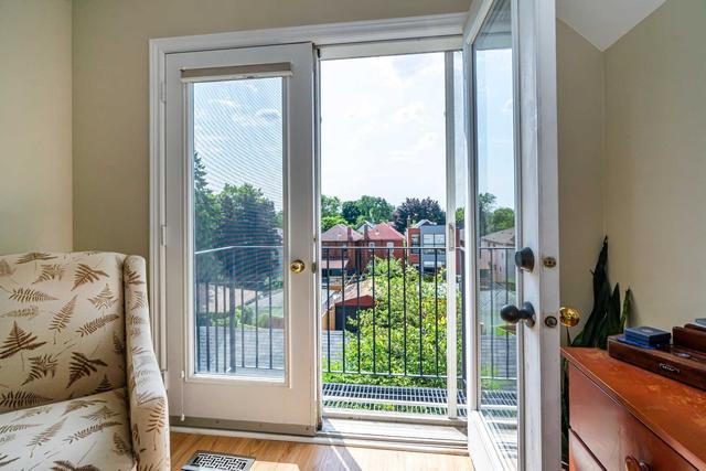 31 Macphail Ave, House attached with 3 bedrooms, 3 bathrooms and 1 parking in Toronto ON | Image 18