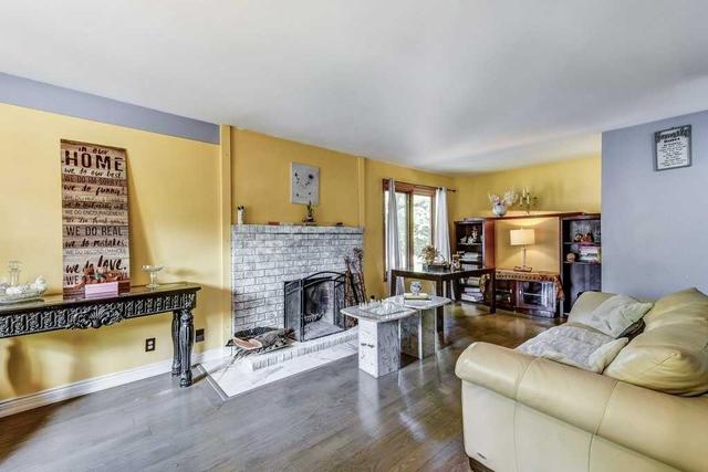 105 King St, House detached with 4 bedrooms, 2 bathrooms and 4 parking in Toronto ON | Image 5