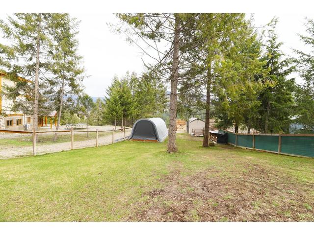 3295 Eagle Ridge Road, House detached with 4 bedrooms, 3 bathrooms and null parking in Kootenay Boundary D BC | Image 32