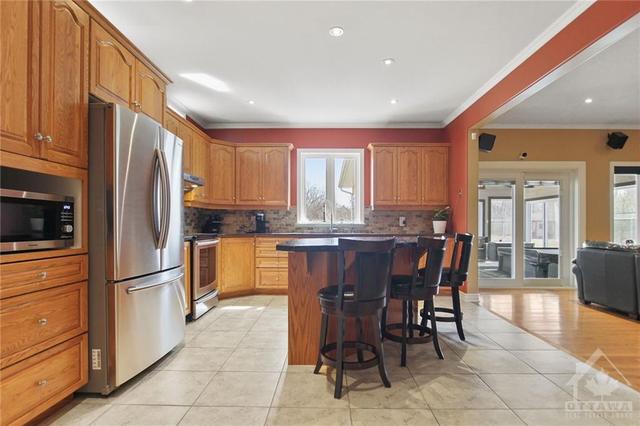 164 Wilbert Cox Drive, House detached with 4 bedrooms, 3 bathrooms and 10 parking in Ottawa ON | Image 12