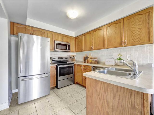 81 Presley Cres, House attached with 3 bedrooms, 3 bathrooms and 2 parking in Whitby ON | Image 8