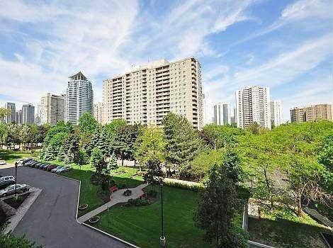 808 - 50 Elm Dr E, Condo with 3 bedrooms, 2 bathrooms and 2 parking in Mississauga ON | Image 1