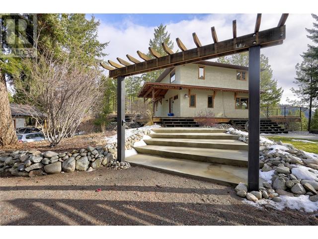 8089 Princeton Summerland Road, House detached with 3 bedrooms, 2 bathrooms and 3 parking in Okanagan Similkameen F BC | Image 1
