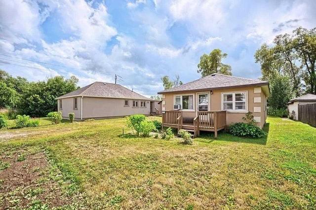 1190 Maple Rd, House detached with 3 bedrooms, 2 bathrooms and 6 parking in Innisfil ON | Image 1