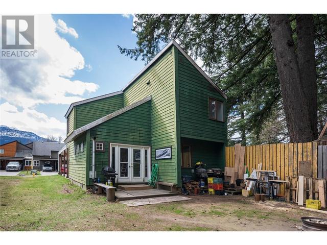 140 Greely Crescent, House detached with 3 bedrooms, 2 bathrooms and 4 parking in Revelstoke BC | Image 23