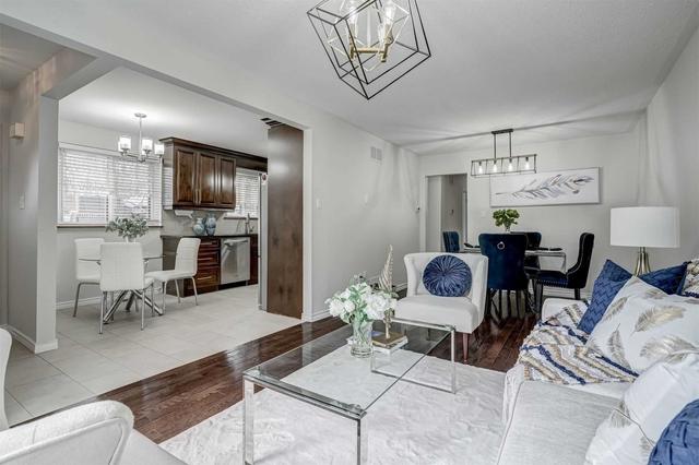 33 Edenridge Dr, House semidetached with 5 bedrooms, 3 bathrooms and 6 parking in Brampton ON | Image 4
