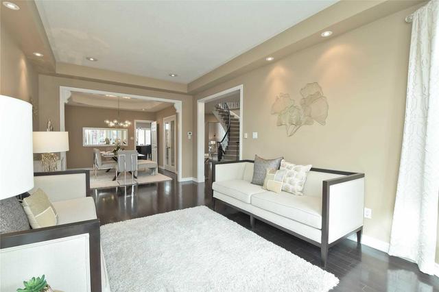 33 Welsh St, House detached with 4 bedrooms, 5 bathrooms and 2 parking in Ajax ON | Image 4