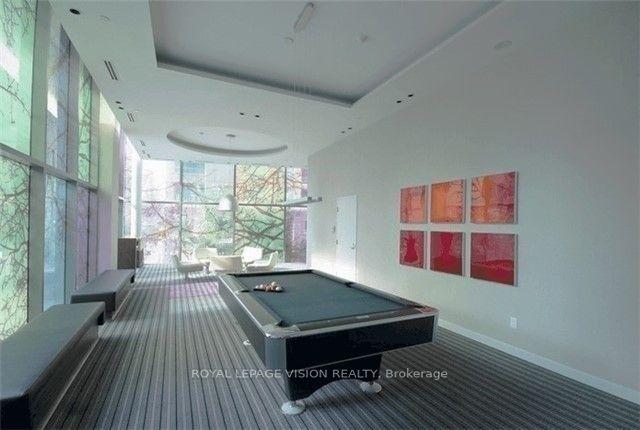 1001 - 832 Bay St, Condo with 1 bedrooms, 1 bathrooms and 0 parking in Toronto ON | Image 17