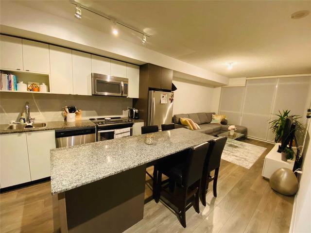 1201 - 9 Valhalla Inn Rd, Condo with 1 bedrooms, 1 bathrooms and 1 parking in Toronto ON | Image 12