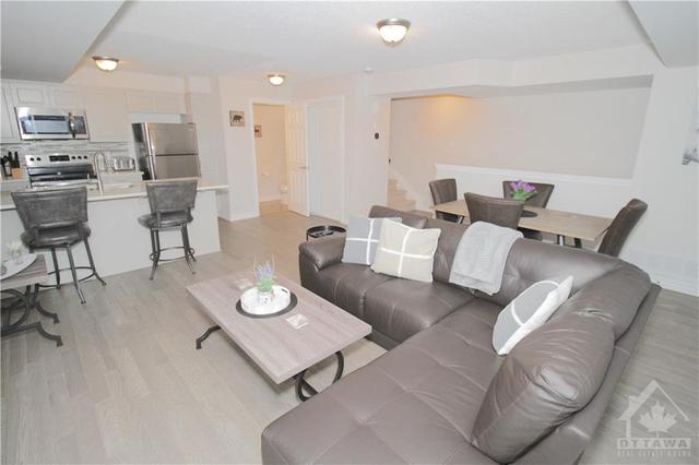 169 Walleye Private, House attached with 2 bedrooms, 3 bathrooms and 2 parking in Ottawa ON | Image 8
