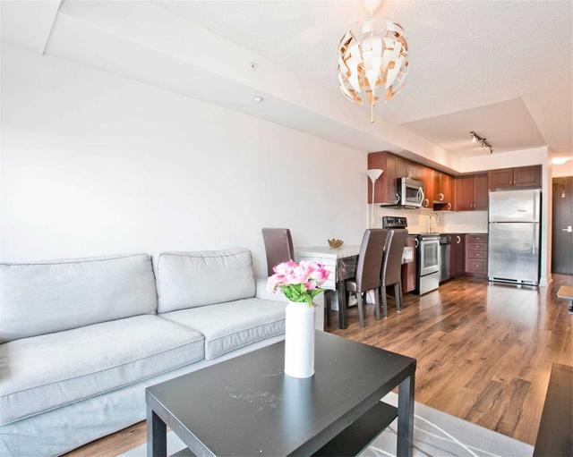 823 - 372 Highway 7 E Rd, Condo with 1 bedrooms, 1 bathrooms and 1 parking in Richmond Hill ON | Image 2