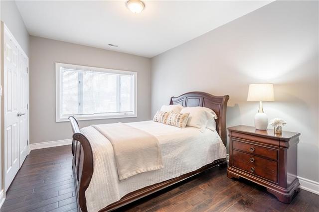 2169 Bonfield Court, House detached with 6 bedrooms, 5 bathrooms and 6 parking in Burlington ON | Image 22
