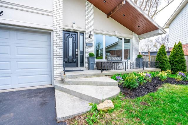 552 Letitia Crt, House detached with 4 bedrooms, 2 bathrooms and 6 parking in Burlington ON | Image 12