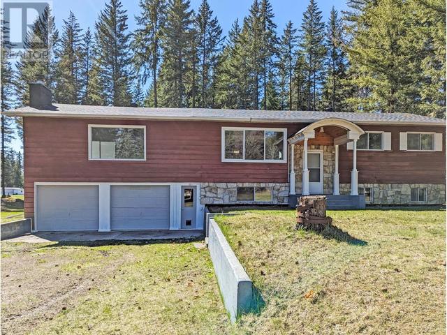 1129 Mountainview Road, House detached with 5 bedrooms, 3 bathrooms and null parking in Clearwater BC | Image 3