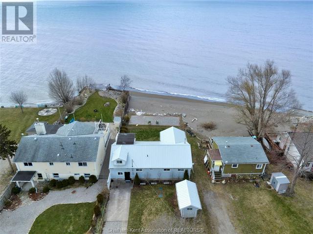 18420 Erie Shore Drive, House detached with 3 bedrooms, 2 bathrooms and null parking in Chatham Kent ON | Image 8