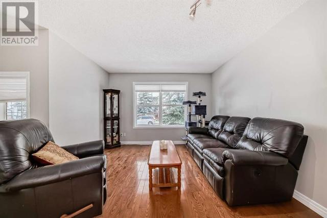 163 Eversyde Circle Sw, House detached with 4 bedrooms, 2 bathrooms and 2 parking in Calgary AB | Image 5