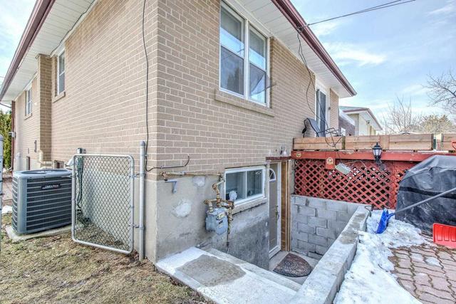 184 Goulding Ave, House detached with 4 bedrooms, 3 bathrooms and 5 parking in Toronto ON | Image 40