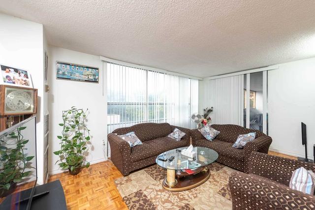 203 - 40 Panorama Crt, Condo with 3 bedrooms, 2 bathrooms and 1 parking in Toronto ON | Image 15