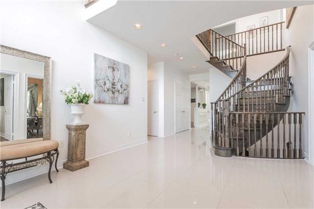 109 Golden Tulip Cres, House detached with 5 bedrooms, 7 bathrooms and 6 parking in Markham ON | Image 3