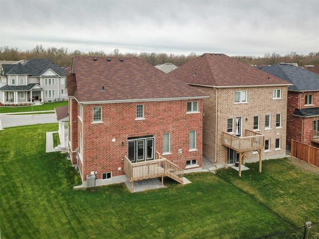 8373 Sweet Chestnut Dr, House detached with 3 bedrooms, 3 bathrooms and 4 parking in Niagara Falls ON | Image 16