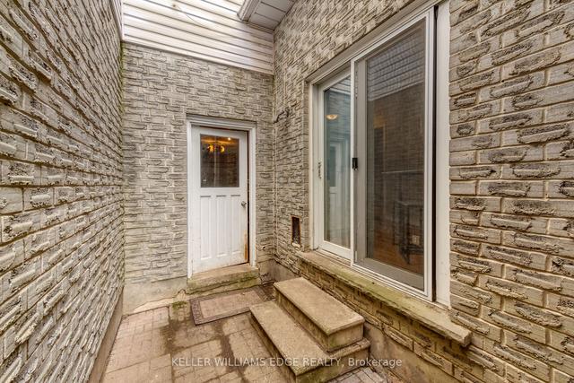 90 Strada Blvd, House attached with 3 bedrooms, 2 bathrooms and 3 parking in St. Catharines ON | Image 27