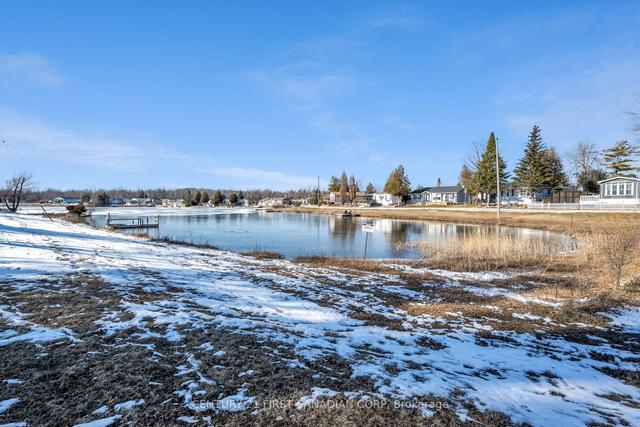 54 Lakeshore Dr, Condo with 2 bedrooms, 2 bathrooms and 3 parking in Puslinch ON | Image 25